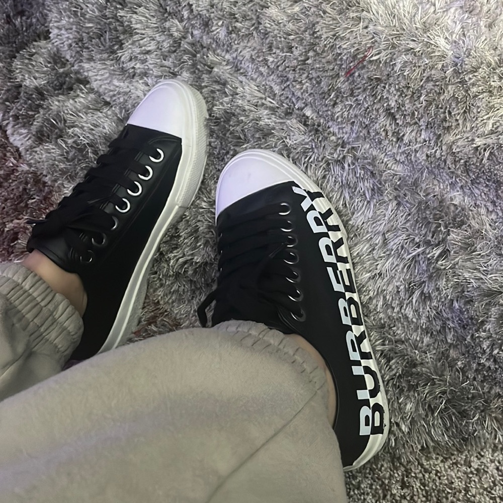 Authentic burberry shoes size 36.5